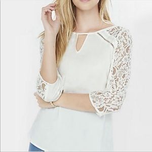 ⭐️5/$10⭐️Express Lace Blouse